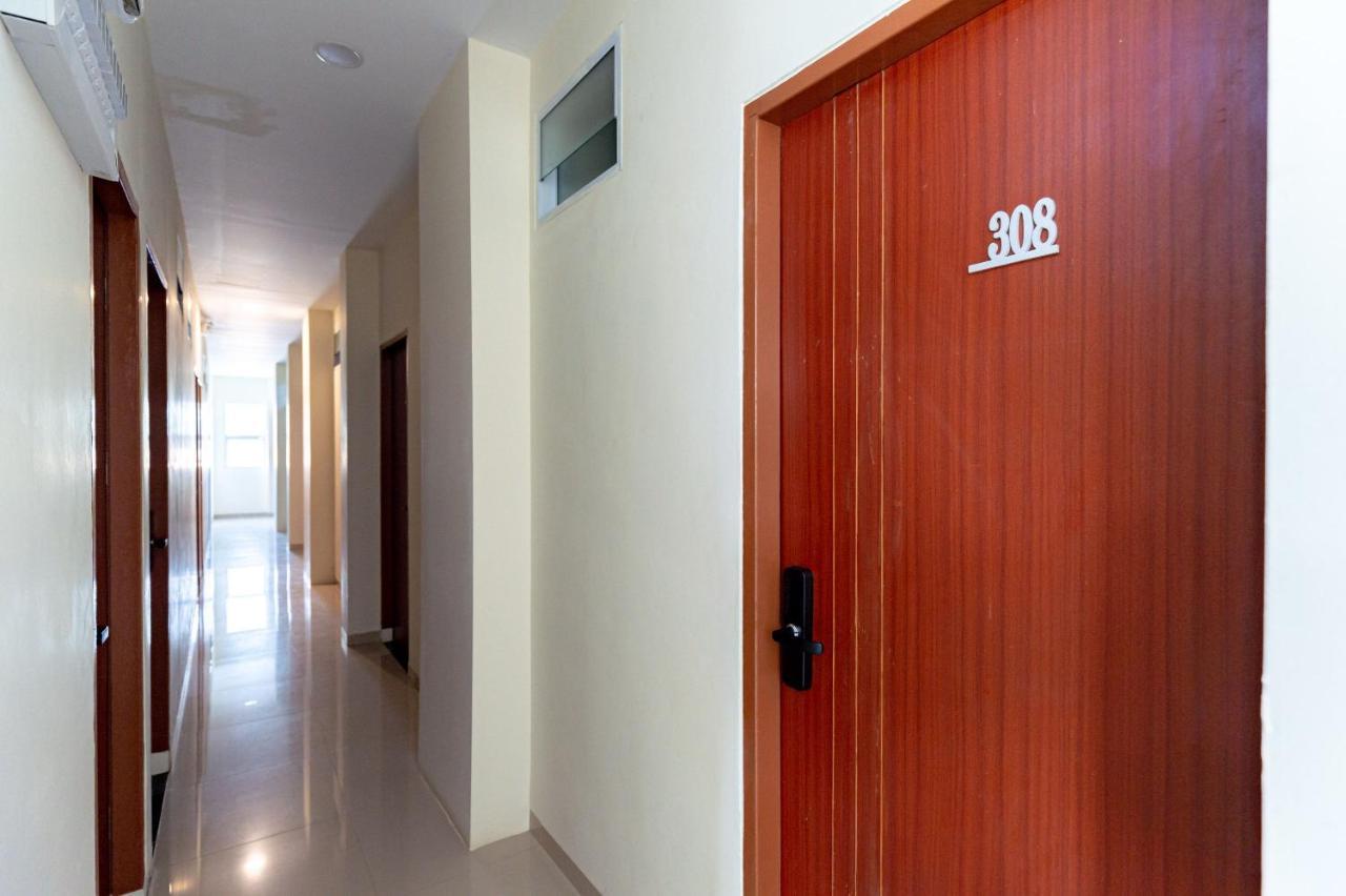 Reddoorz Plus At Komplek Abc Batu Aji Batam Kubuk Exteriér fotografie